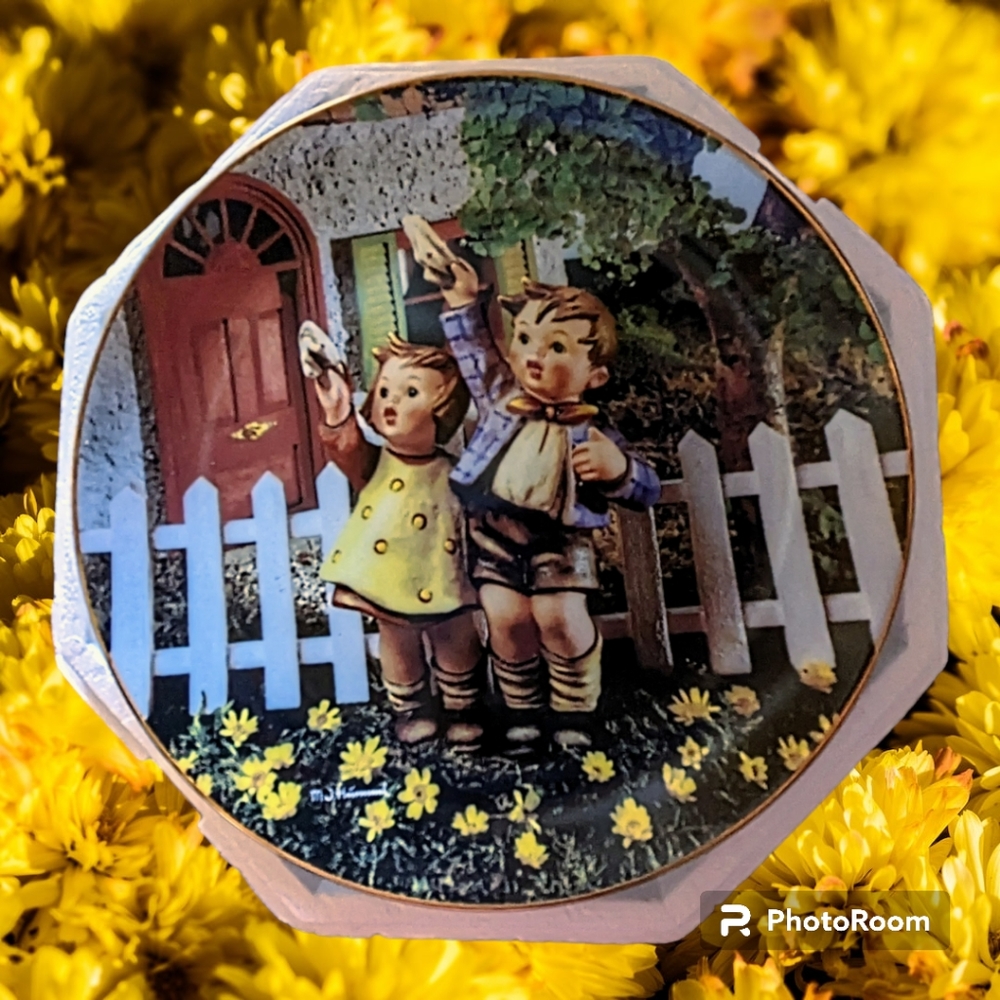 Come Back Soon M.J. Hummel Collectible Plate